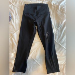 Cropped lululemon wunder under leggings